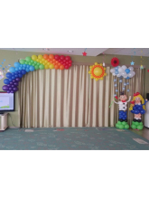 Оформление зала в детском саду "Выпускники"