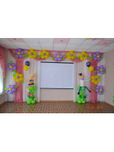Оформление зала в детском саду "Цветочное настроение"